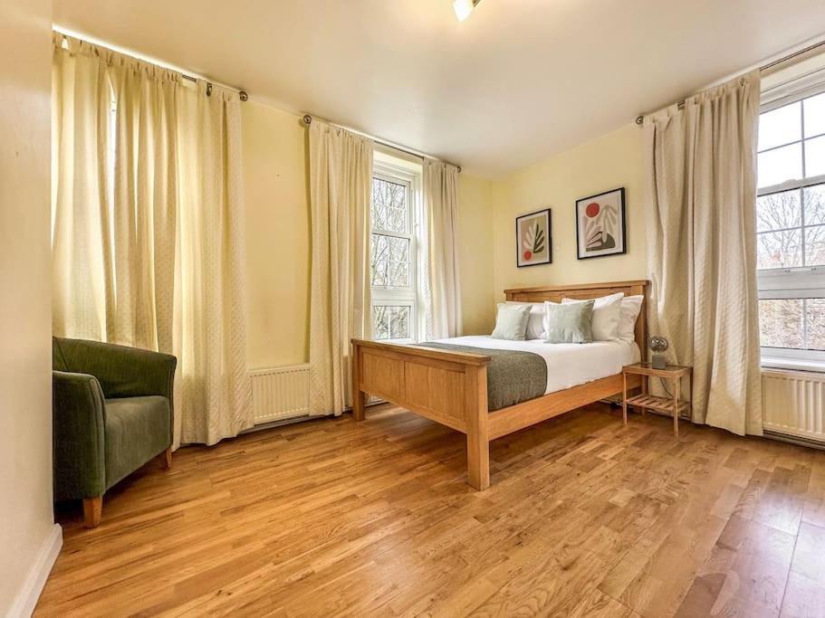 Spacious 4 Bed Flat Near London 02 Arena Greenwich المظهر الخارجي الصورة