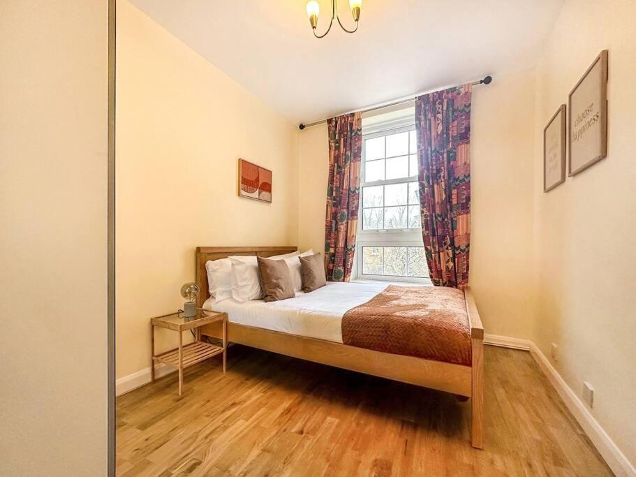 Spacious 4 Bed Flat Near London 02 Arena Greenwich المظهر الخارجي الصورة